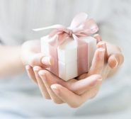 Forderungsverzicht und Schuldenerlass der Holding zugunsten der Tochtergesellschaft