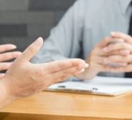 Mitarbeitergespräch mit dem Arbeitgeber