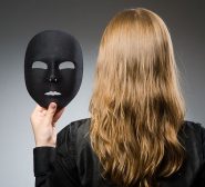 Eine Vollmacht ohne Vertretung gilt, wenn die vertretene Gesellschaft sie geduldet hat und nicht rechtzeitig reagiert.